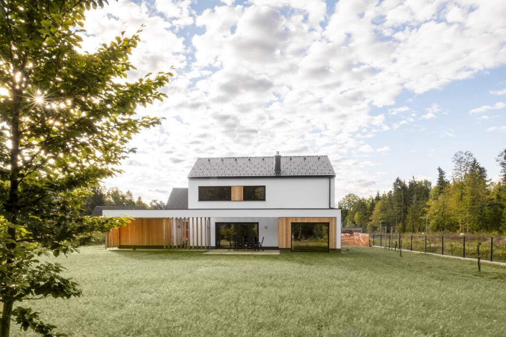 hisa-medenika-jelovica-hise14