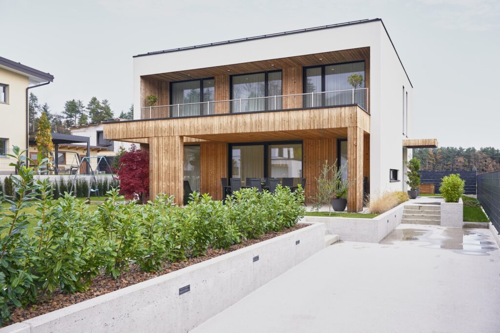 hisa-perunika-jelovica-3